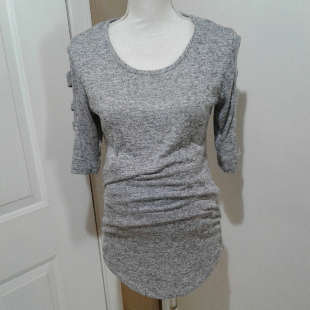 🌺 Like New Due Time Maternity Gray Heather Shirt/Top